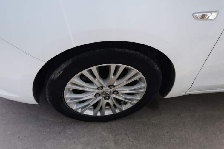 Used Buick GT 2017 15N Automatic Elite Version Left Front Wheel Hub