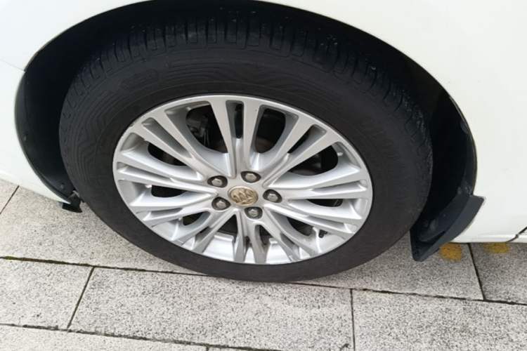 Used Buick GT 2017 15N Automatic Elite Version Left Front Wheel Hub