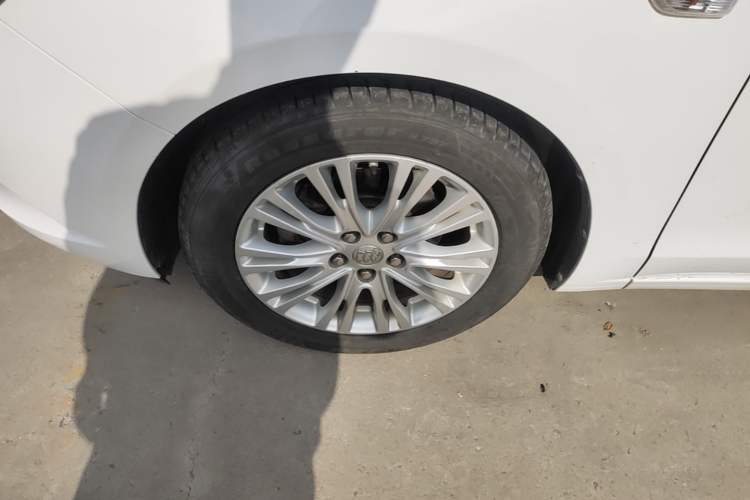 Used Buick GT 2017 15N Automatic Elite Version Left Front Wheel Hub