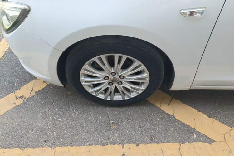 Used Buick GT 2017 15N Automatic Elite Version Left Front Wheel Hub