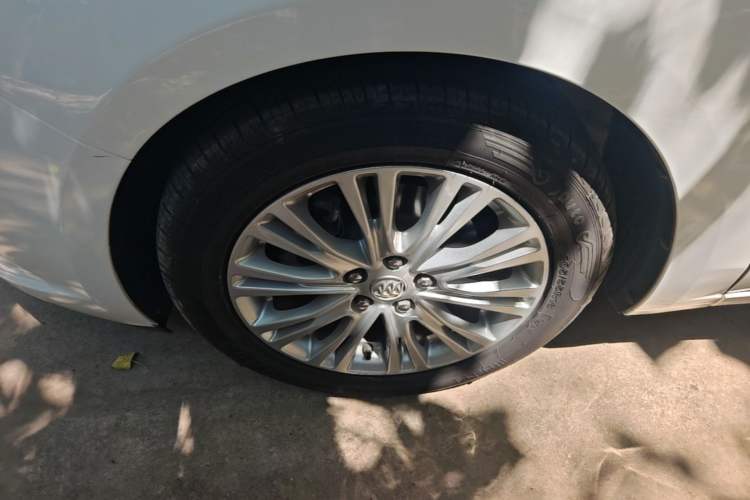 Used Buick GT 2017 15N Automatic Elite Version Left Front Wheel Hub