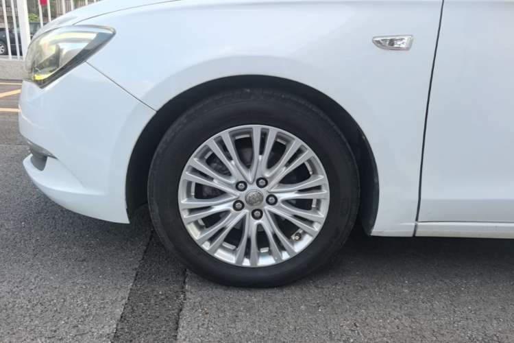 Used Buick GT 2017 15N Automatic Elite Version Left Front Wheel Hub