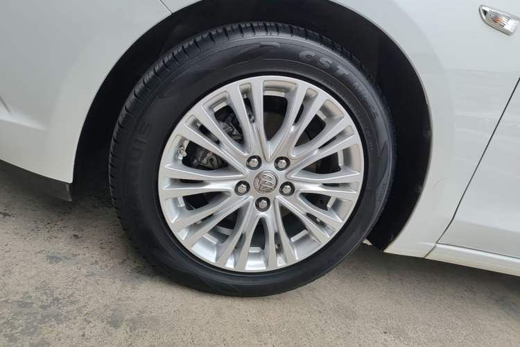 Used Buick GT 2017 15N Automatic Elite Version Left Front Wheel Hub