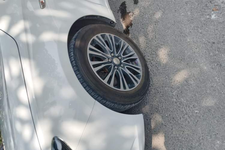Used Buick GT 2017 15N Automatic Deluxe Edition Left Front Wheel Hub