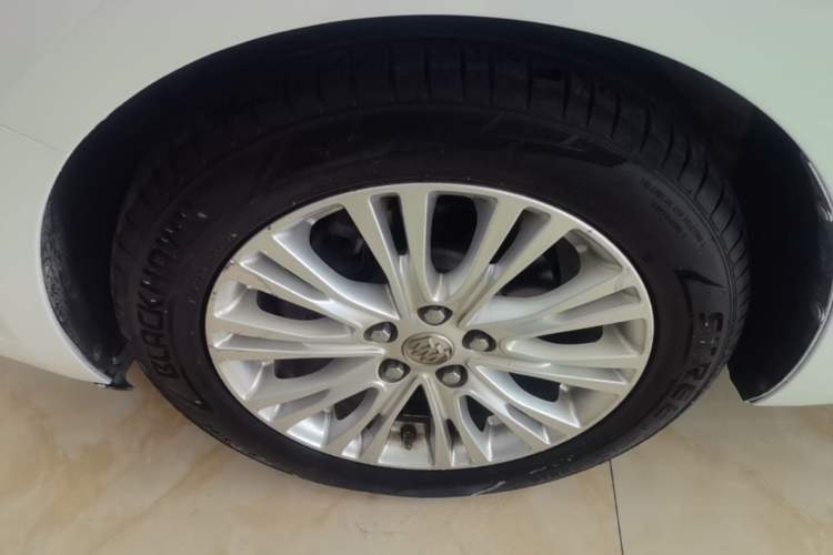 Used Buick GT 2017 15N Automatic Elite Version Left Front Wheel Hub