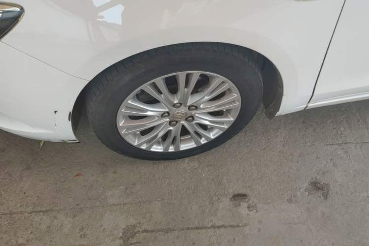 Used Buick GT 2017 15N Automatic Elite Version Left Front Wheel Hub