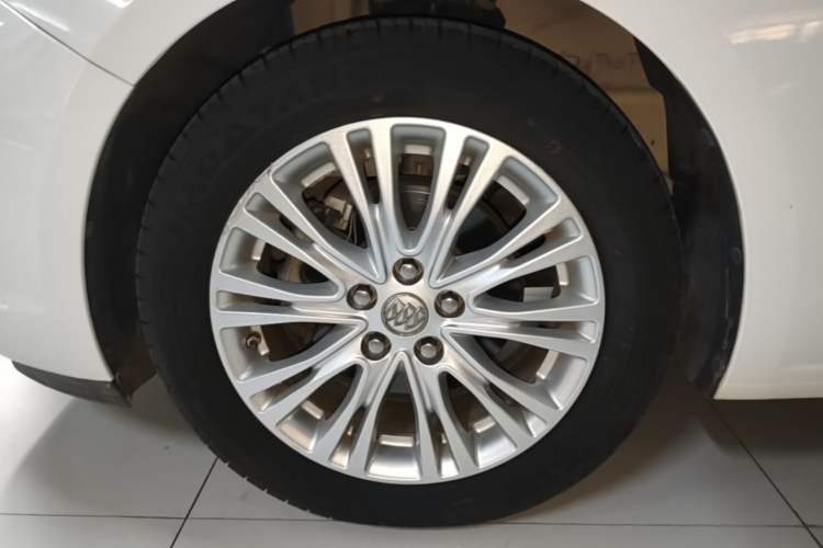 Used Buick GT 2017 15N Automatic Elite Version Left Front Wheel Hub