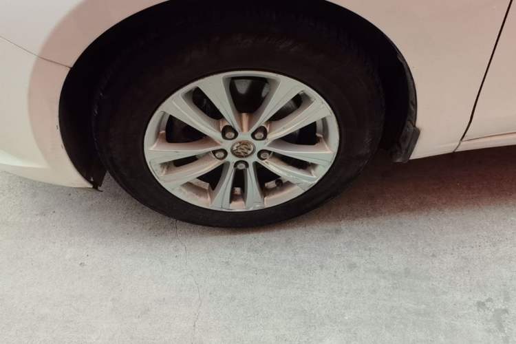 Used Buick GT 2017 15N Automatic Entry-Level Trim Left Front Wheel Hub