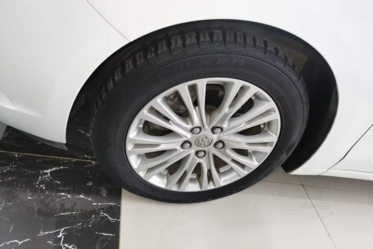 Used Buick GT 2017 15N Automatic Elite Version Left Front Wheel Hub