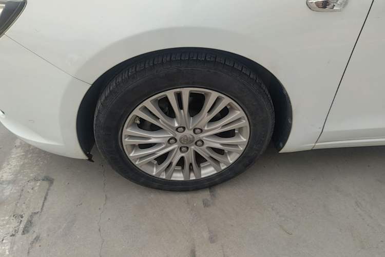 Used Buick GT 2017 15N Automatic Elite Version Left Front Wheel Hub