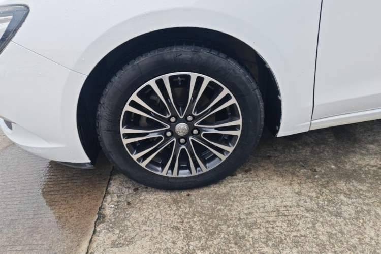 Used Buick GT 2017 15N Automatic Deluxe Edition Left Front Wheel Hub