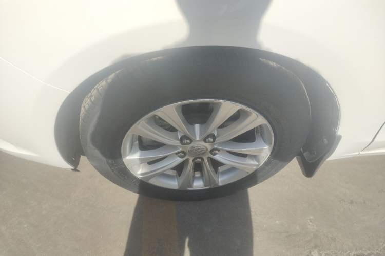 Used Buick GT 2017 15N Manual Entry-Level Trim Left Front Wheel Hub