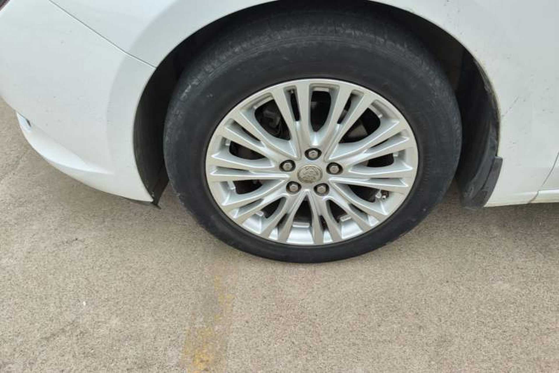 Used Buick GT 2017 15N Automatic Elite Version Left Front Wheel Hub
