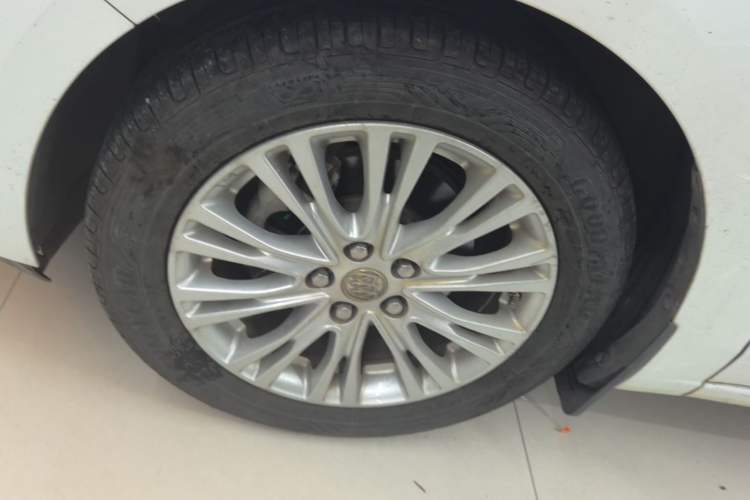 Used Buick GT 2017 15N Automatic Elite Version Left Front Wheel Hub
