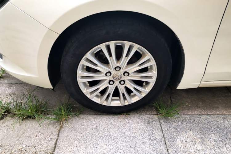 Used Buick GT 2017 15N Automatic Elite Version Left Front Wheel Hub