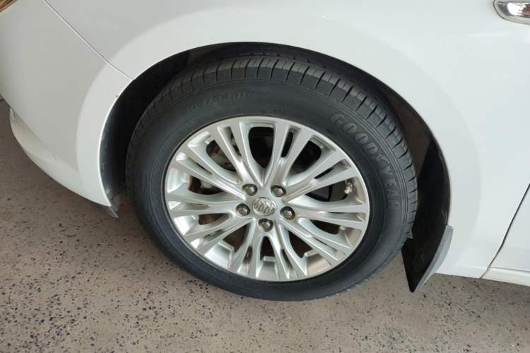 Used Buick GT 2017 15N Automatic Elite Version Left Front Wheel Hub