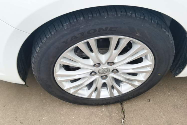 Used Buick GT 2017 15N Automatic Elite Version Left Front Wheel Hub
