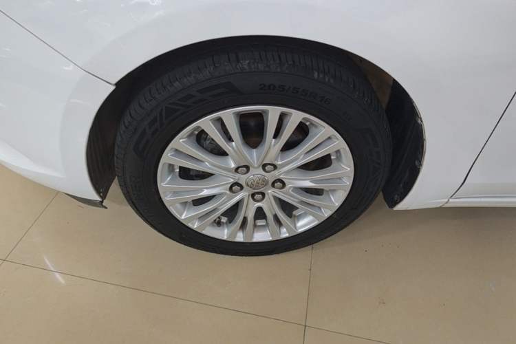 Used Buick GT 2017 15N Automatic Elite Version Left Front Wheel Hub