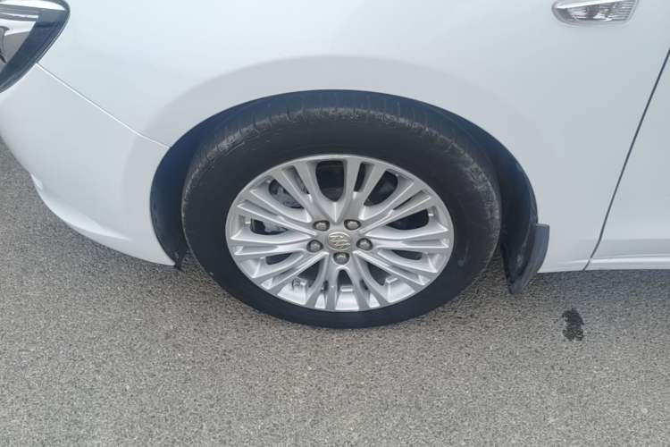 Used Buick GT 2017 15N Automatic Elite Version Left Front Wheel Hub