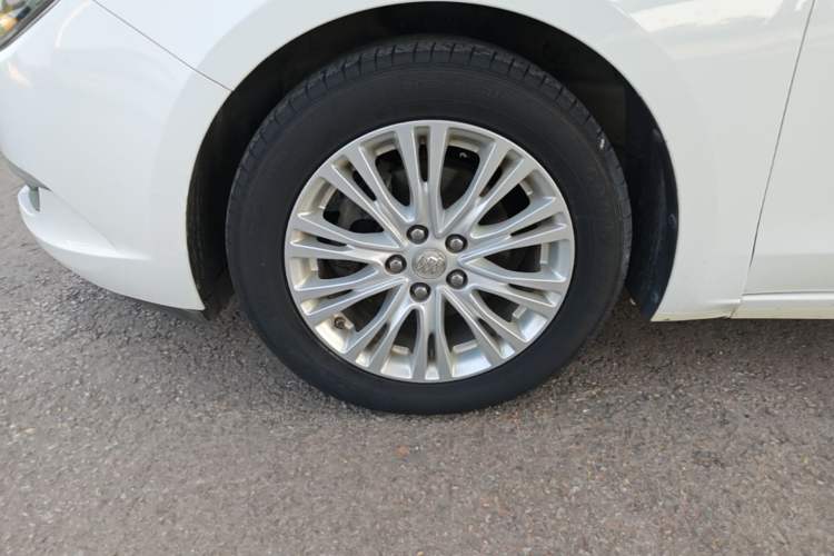 Used Buick GT 2017 15N Manual Elite Version Left Front Wheel Hub