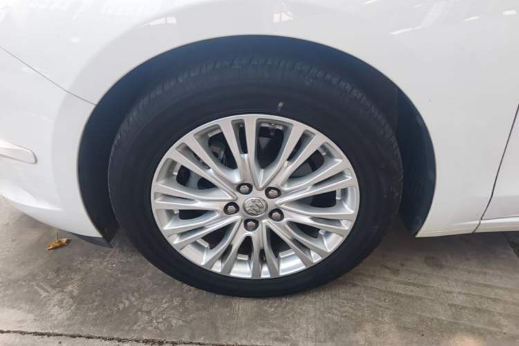 Used Buick GT 2017 15N Automatic Elite Version Left Front Wheel Hub