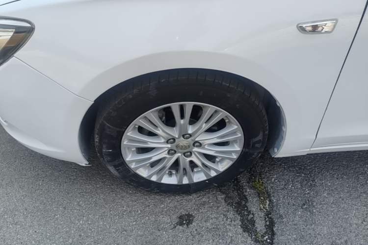 Used Buick GT 2017 15N Automatic Elite Version Left Front Wheel Hub