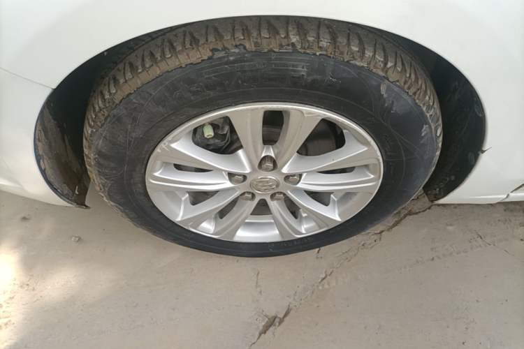 Used Buick GT 2017 15N Automatic Entry-Level Trim Left Front Wheel Hub