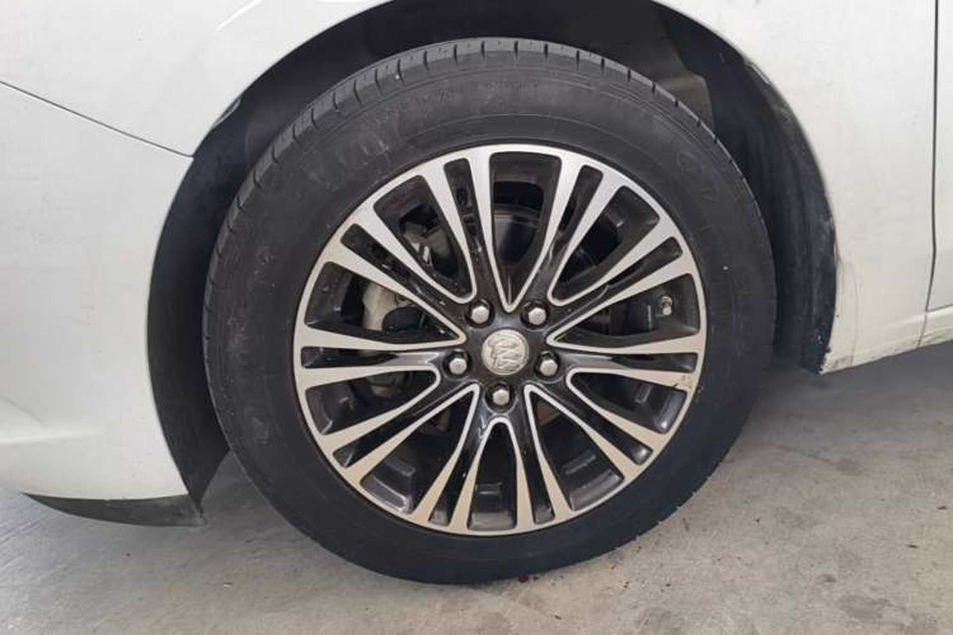 Used Buick GT 2017 15N Automatic Deluxe Edition Left Front Wheel Hub