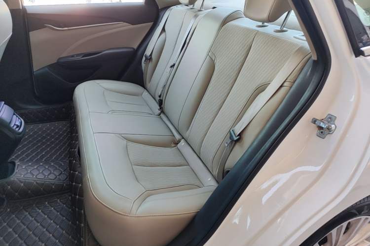Used Buick GT 2017 15N Manual Elite Version Left Rear Seat