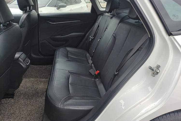 Used Buick GT 2017 15N Automatic Deluxe Edition Left Rear Seat