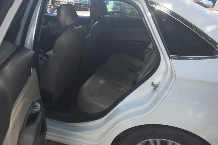 Used Buick GT 2017 15N Manual Elite Version Left Rear Seat