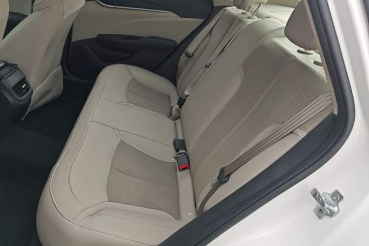 Used Buick GT 2017 15N Automatic Elite Version Left Rear Seat