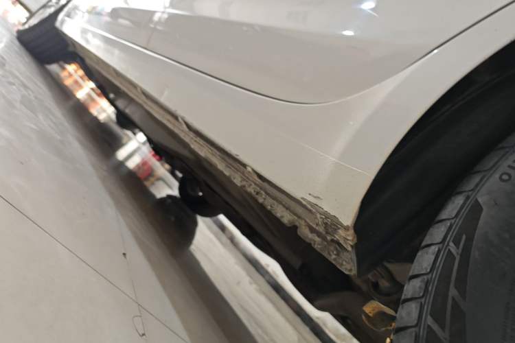 Used Buick GT 2017 15N Automatic Elite Version Left Side Sill