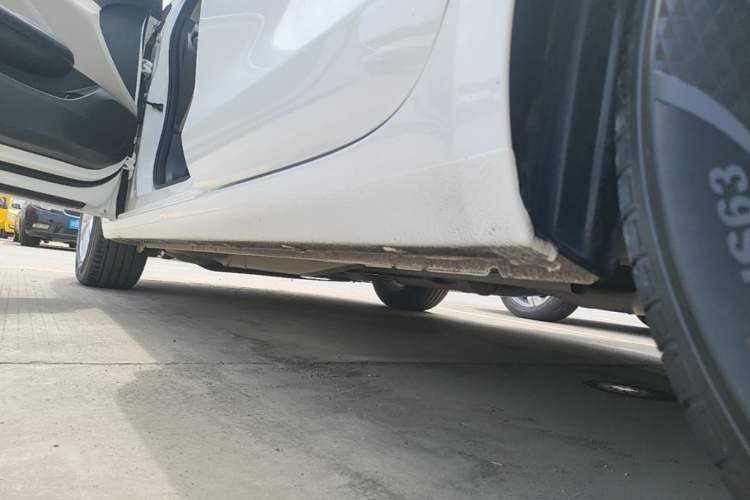 Used Buick GT 2017 15N Manual Entry-Level Trim Left Side Sill