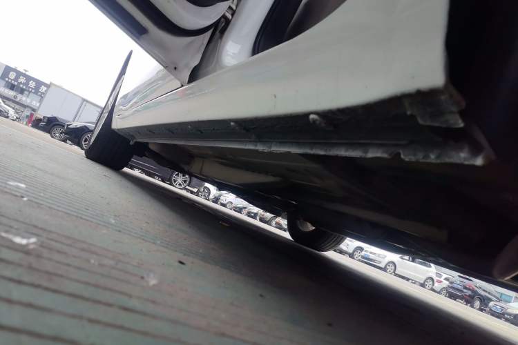 Used Buick GT 2017 15N Automatic Elite Version Left Side Sill