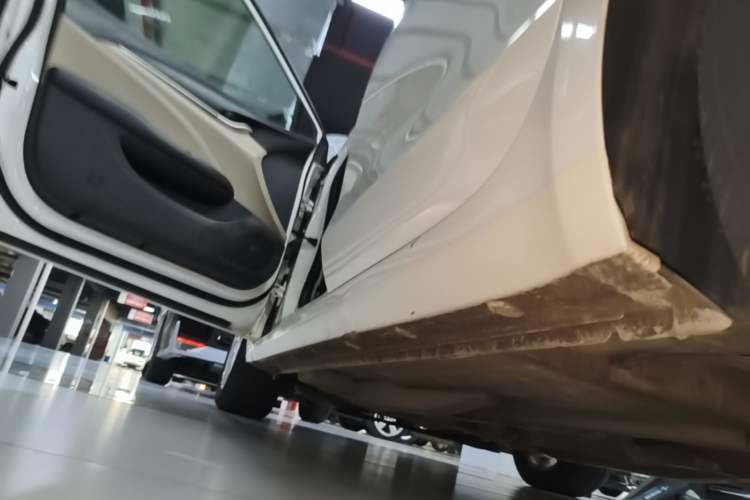 Used Buick GT 2017 15N Automatic Elite Version Left Side Sill