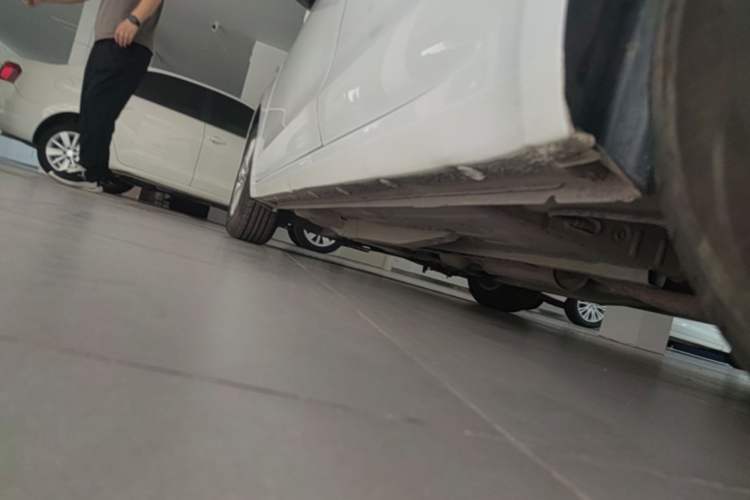 Used Buick GT 2017 15N Manual Entry-Level Trim Left Side Sill