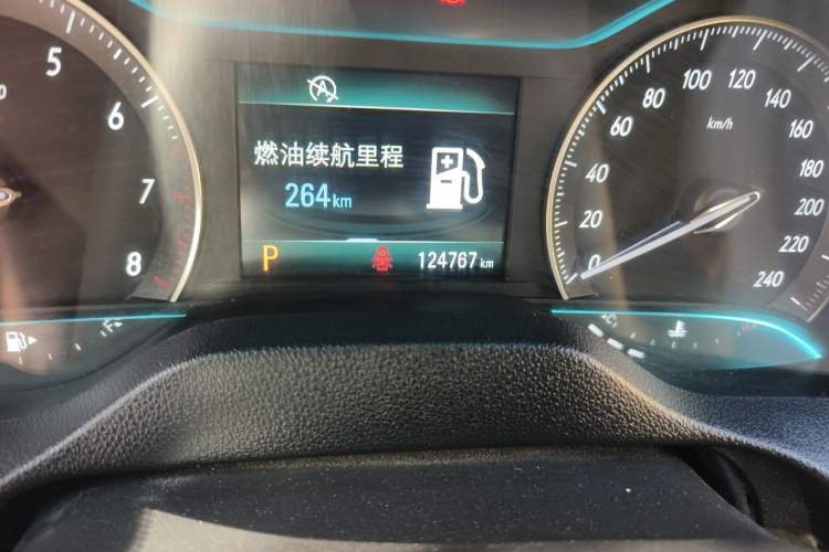Used Buick GT 2017 15N Automatic Elite Version Odometer Close Up
