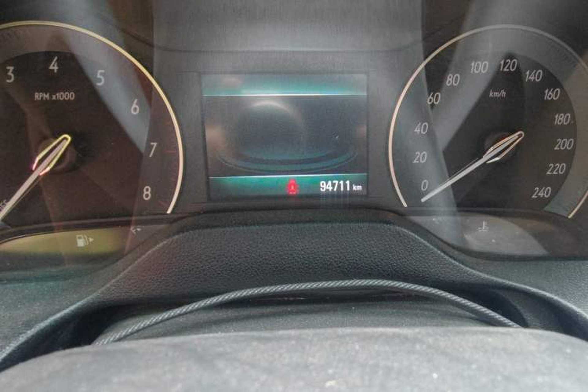 Used Buick GT 2017 15N Automatic Entry-Level Trim Odometer Close Up