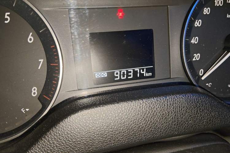 Used Buick GT 2017 15N Automatic Entry-Level Trim Odometer Close Up