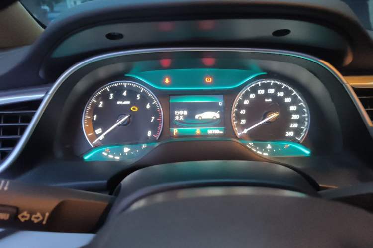 Used Buick GT 2017 15N Automatic Elite Version Odometer Close Up