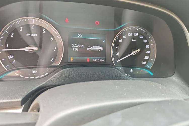 Used Buick GT 2017 15N Automatic Elite Version Odometer Close Up