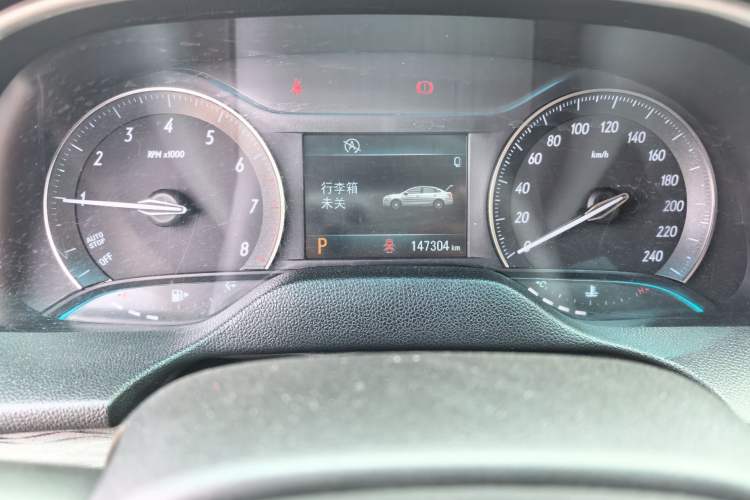Used Buick GT 2017 15N Automatic Elite Version Odometer Close Up