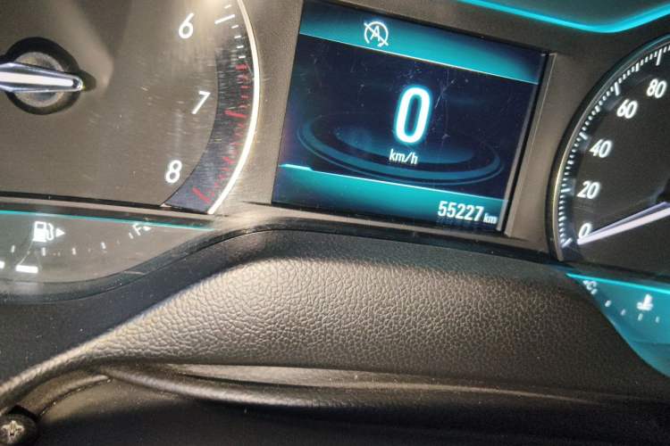 Used Buick GT 2017 15N Manual Elite Version Odometer Close Up