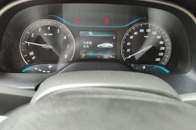 Used Buick GT 2017 15N Automatic Elite Version Odometer Close Up