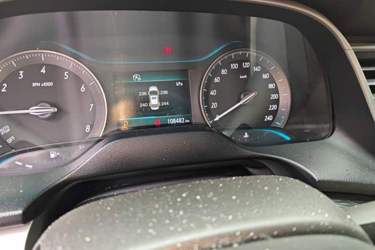 Used Buick GT 2017 15N Automatic Elite Version Odometer Close Up