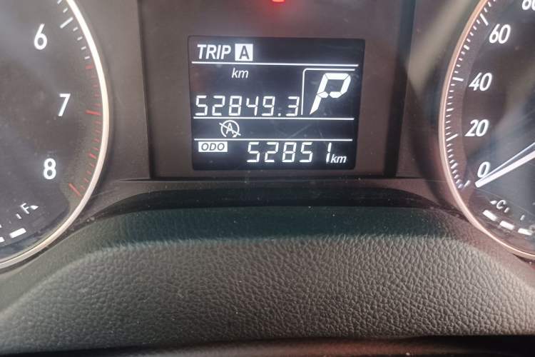 Used Buick GT 2017 15N Automatic Entry-Level Trim Odometer Close Up