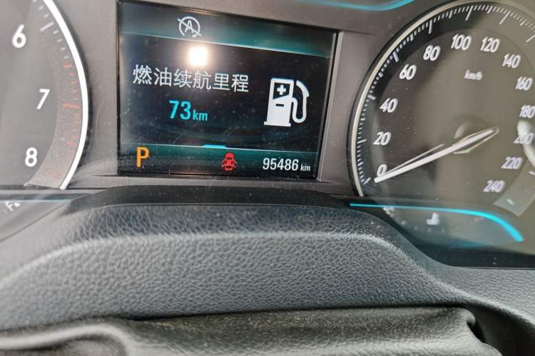 Used Buick GT 2017 15N Automatic Elite Version Odometer Close Up