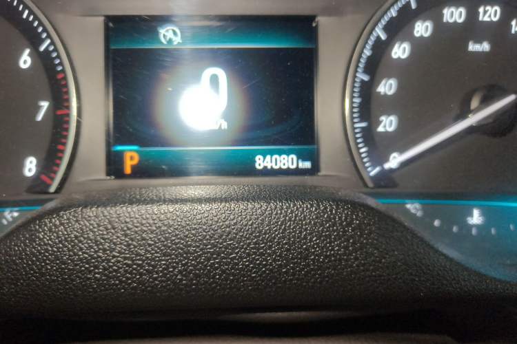 Used Buick GT 2017 15N Automatic Elite Version Odometer Close Up