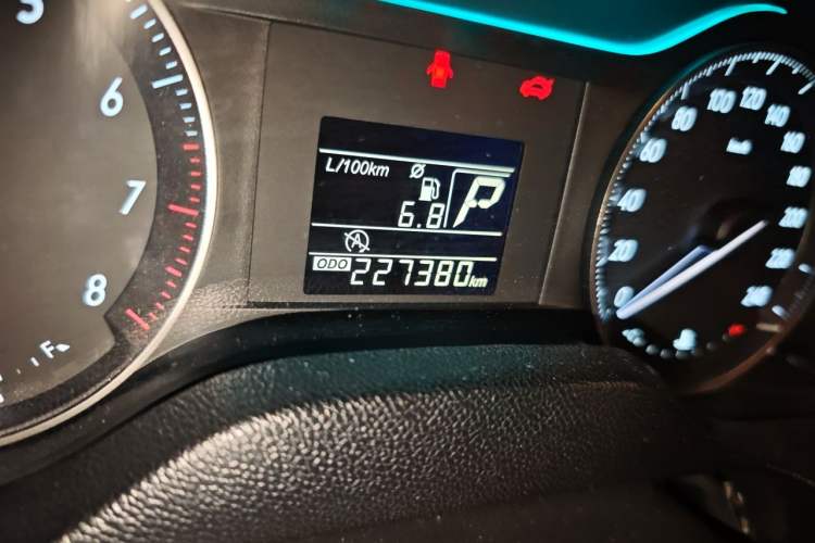 Used Buick GT 2017 15N Automatic Entry-Level Trim Odometer Close Up